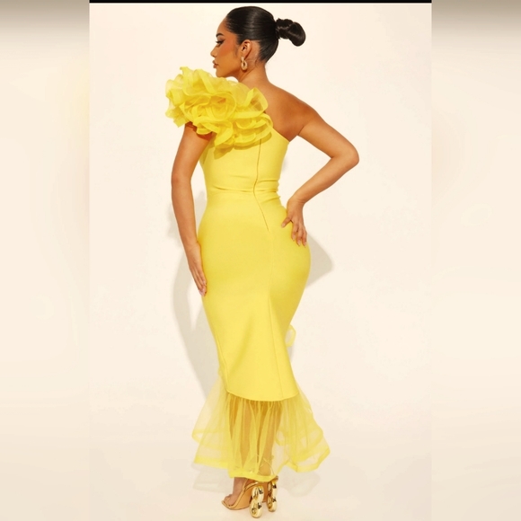 Fashion Nova Bandage Midi Dress - Picture 3 of 8